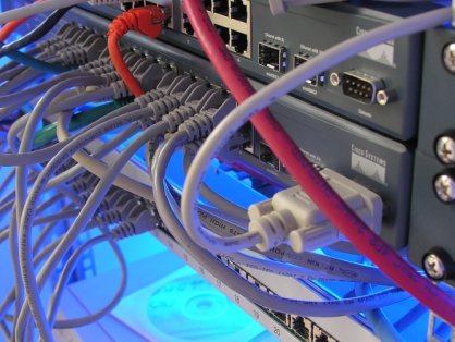 电脑频繁与服务器断开连接,背后的原因是什么?